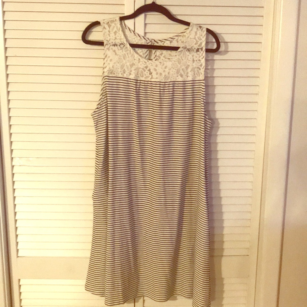 Dress with pockets